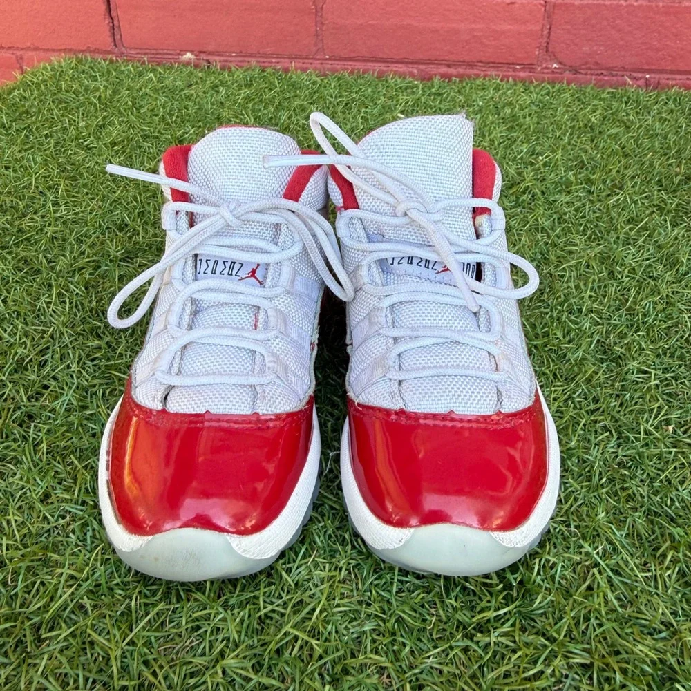 Jordan 11 Retro Cherry 2022 White Varsity Red‎ Kids Sneakers 10C 378040-116